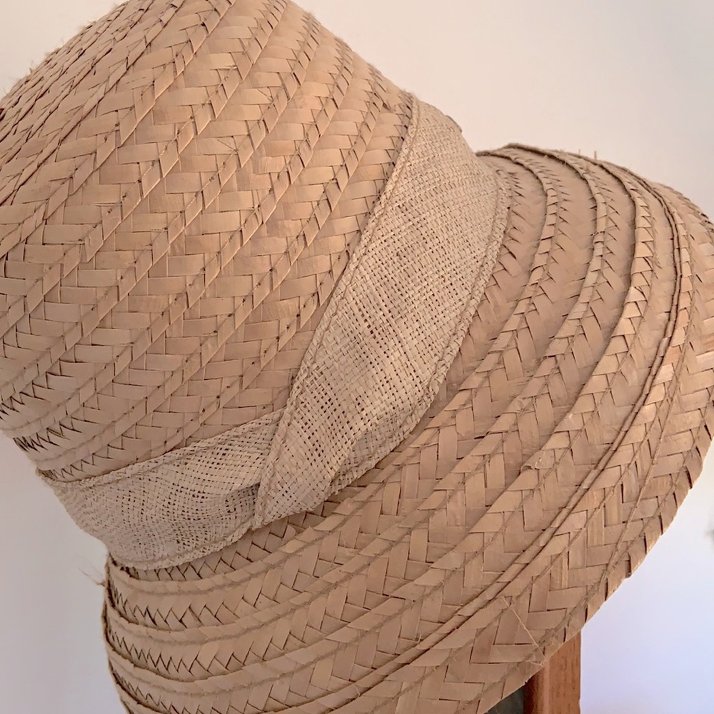 Liz Claiborne Straw Sun Hat Never worn. Garden Girl, Breezy Sun Hats